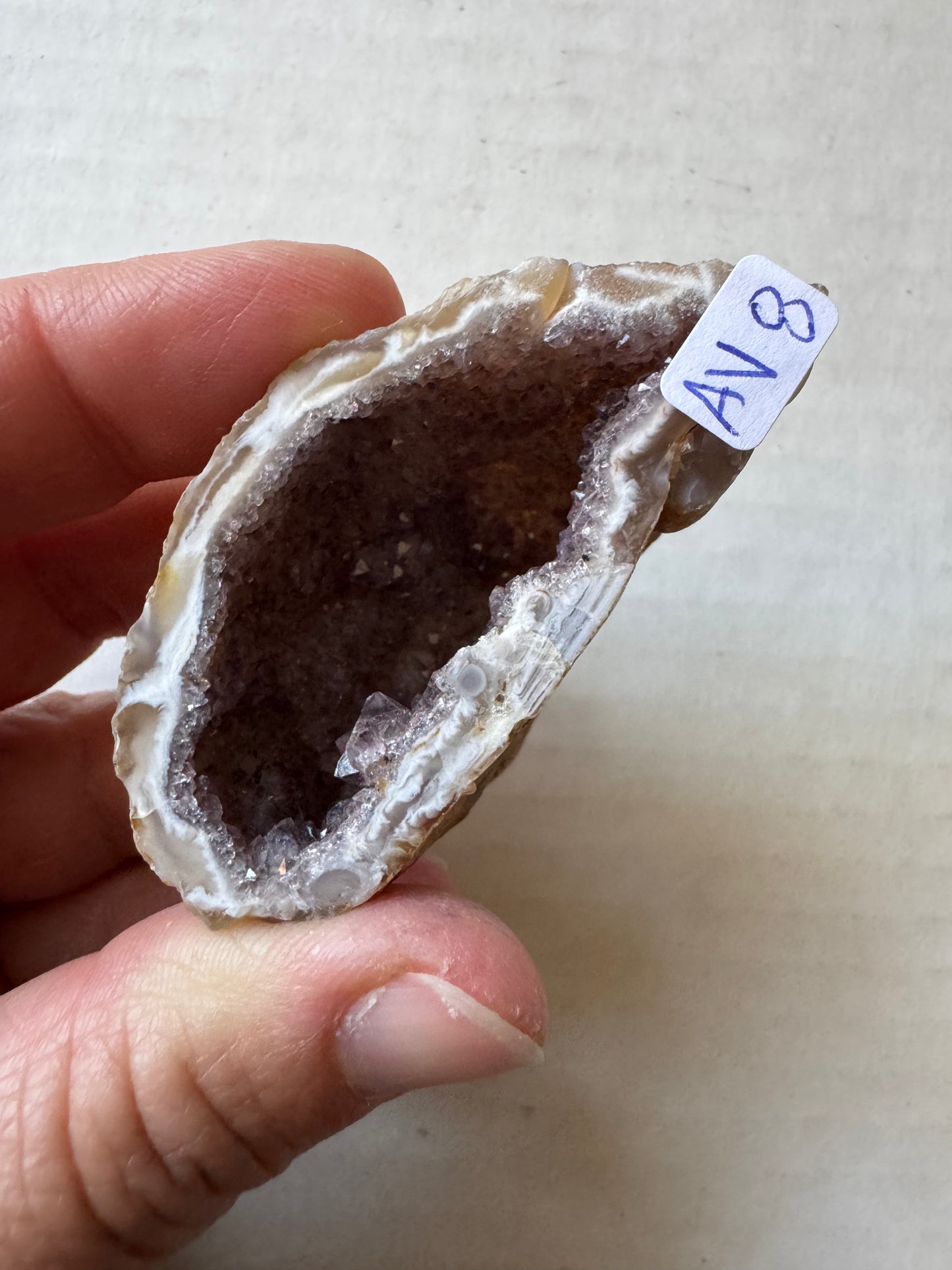 AMETHYST GEODE (AV8)