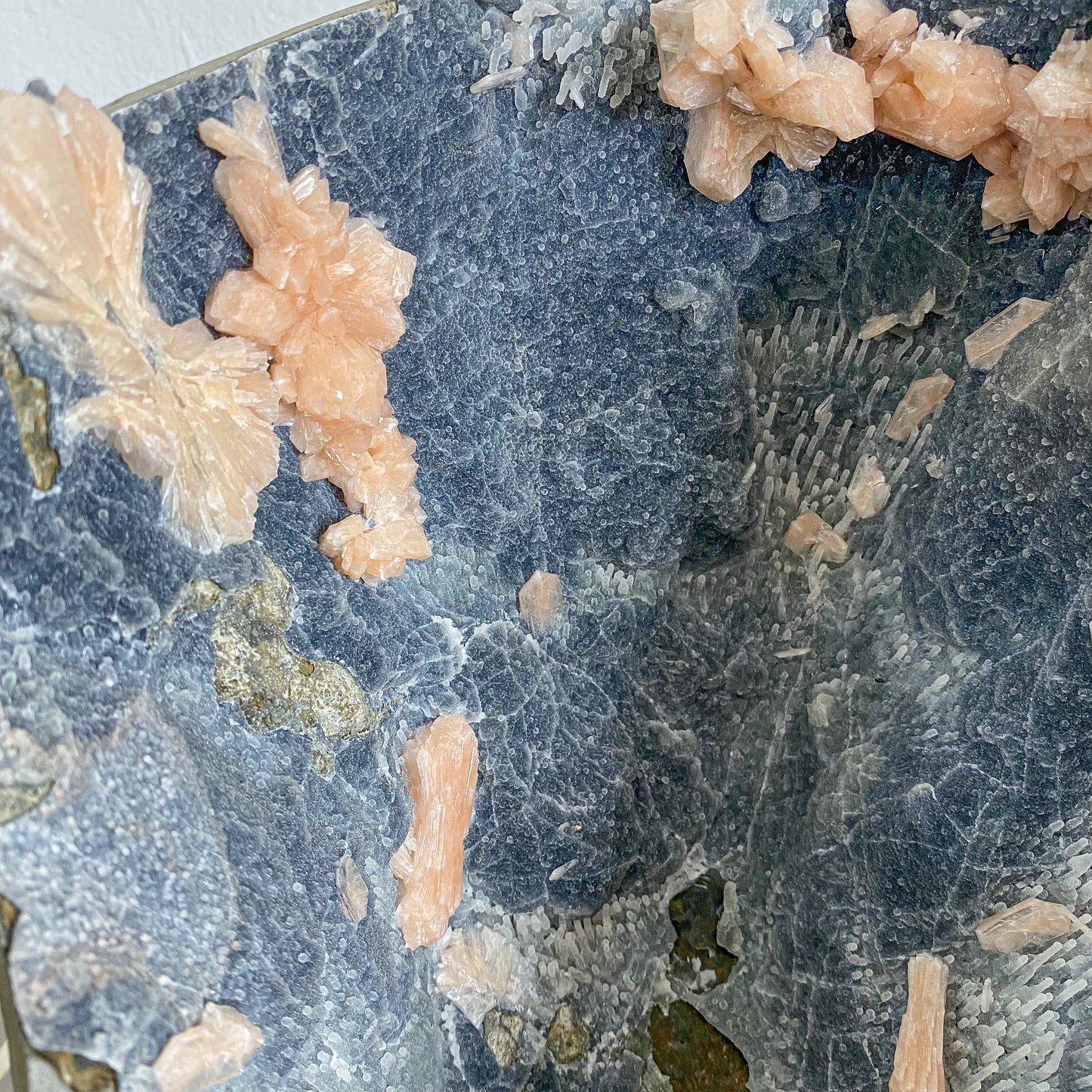 CHALCEDONY & STILBITE