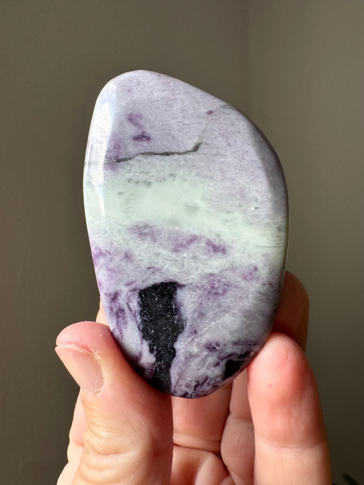 KAMMERERITE PALM STONE