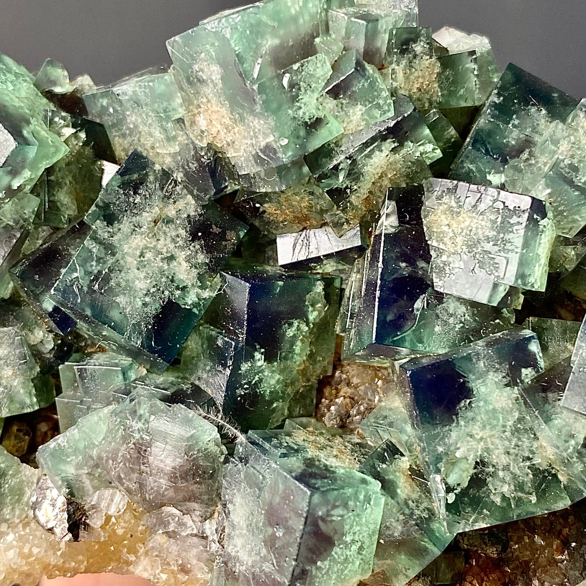 FLUORITE (COLOR CHANGING)