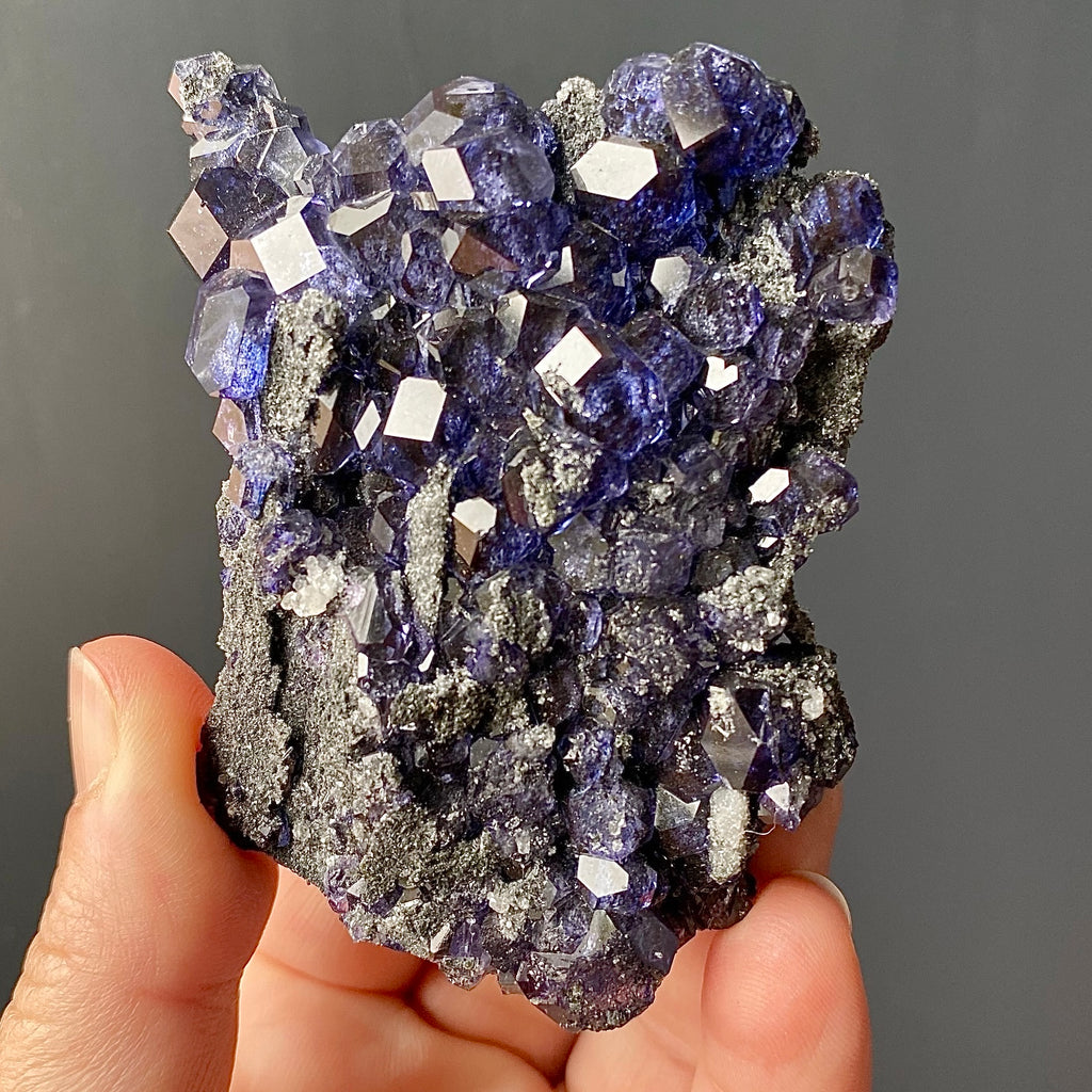 FLUORITE (TANZANITE)