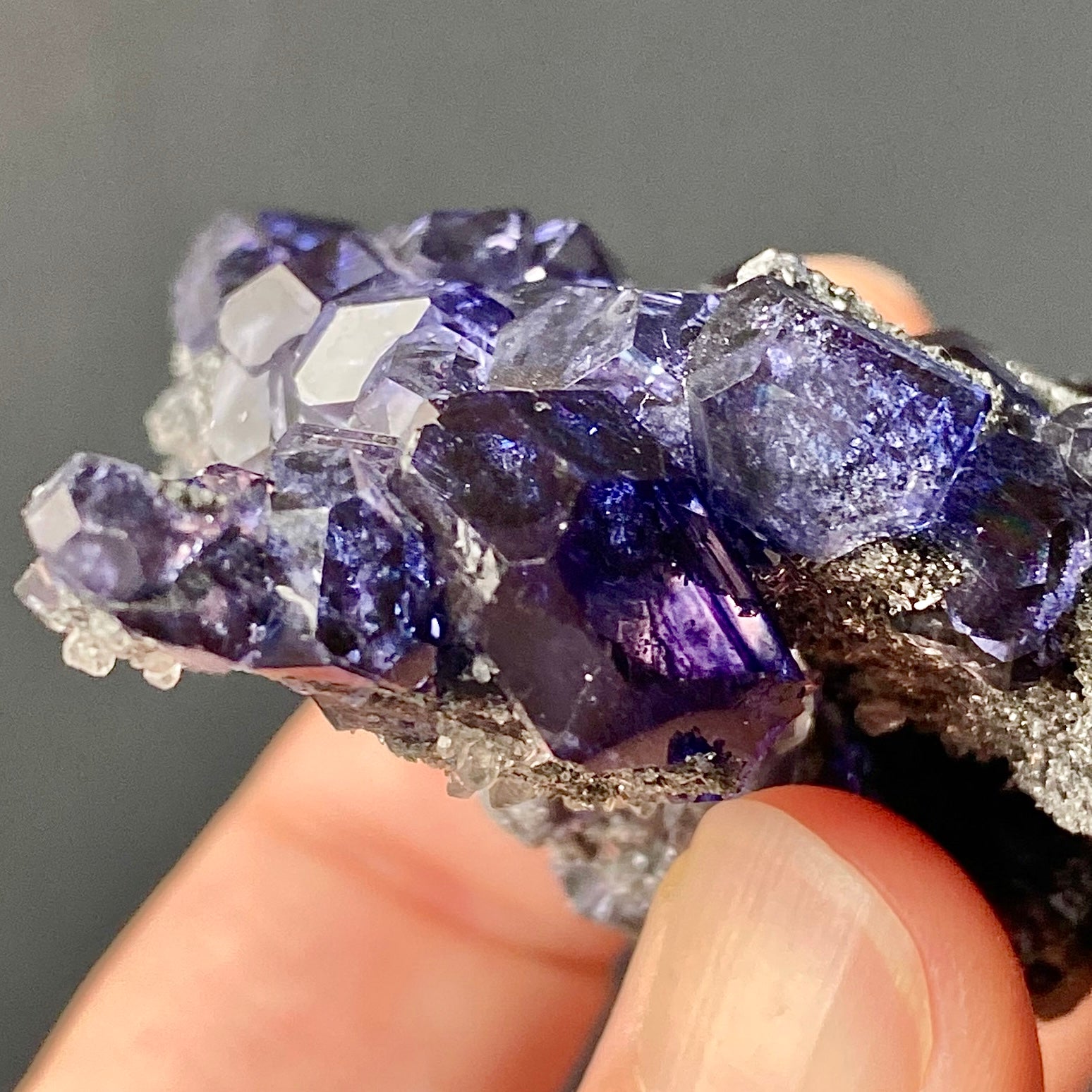 FLUORITE (TANZANITE)