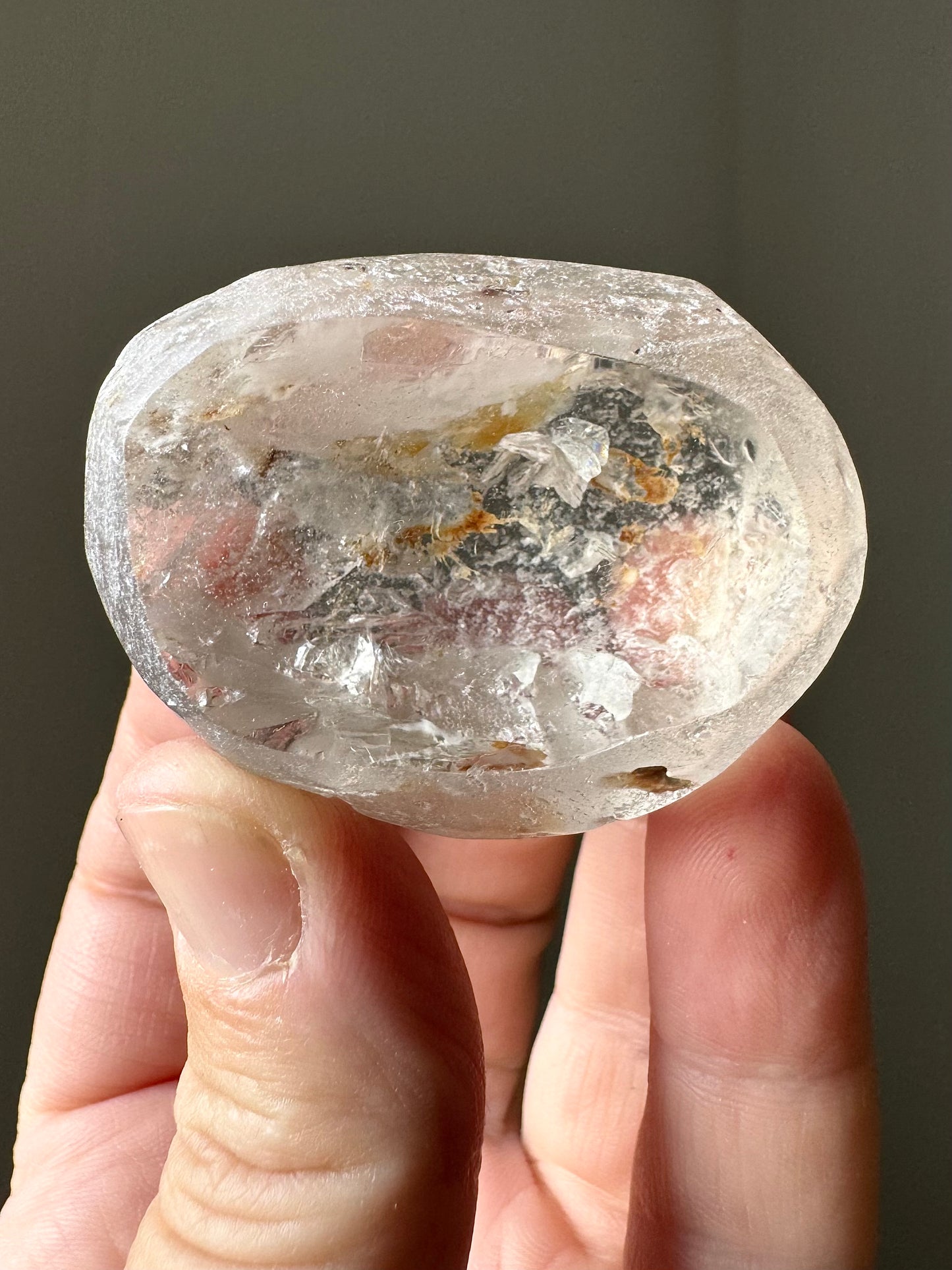 WATER-TUMBLED QUARTZ