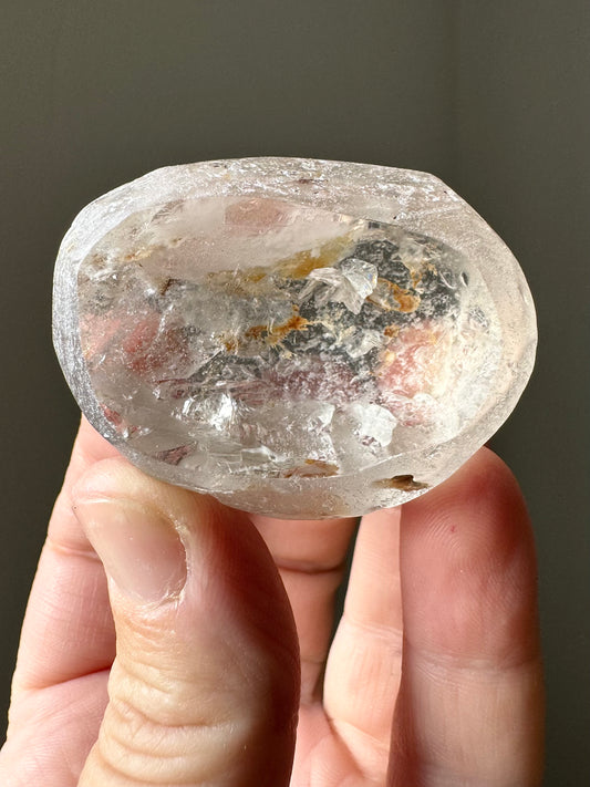 WATER-TUMBLED QUARTZ