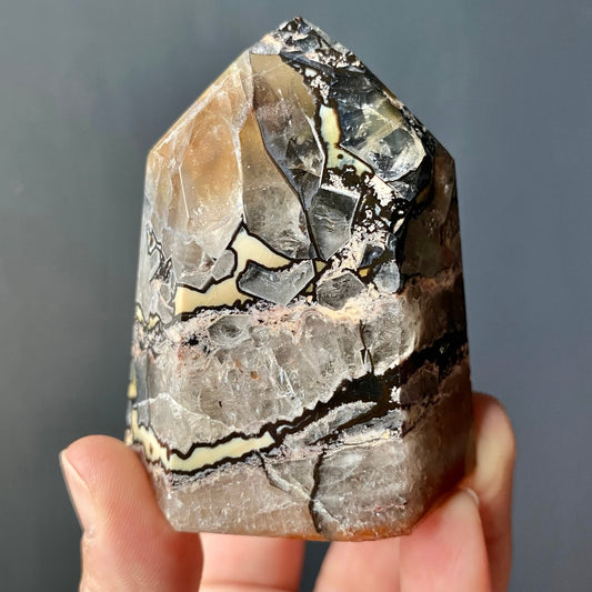 MOSAIC QUARTZ POINT