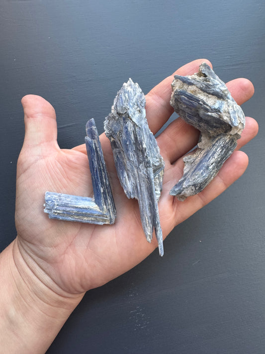 FREE KYANITE (DC)