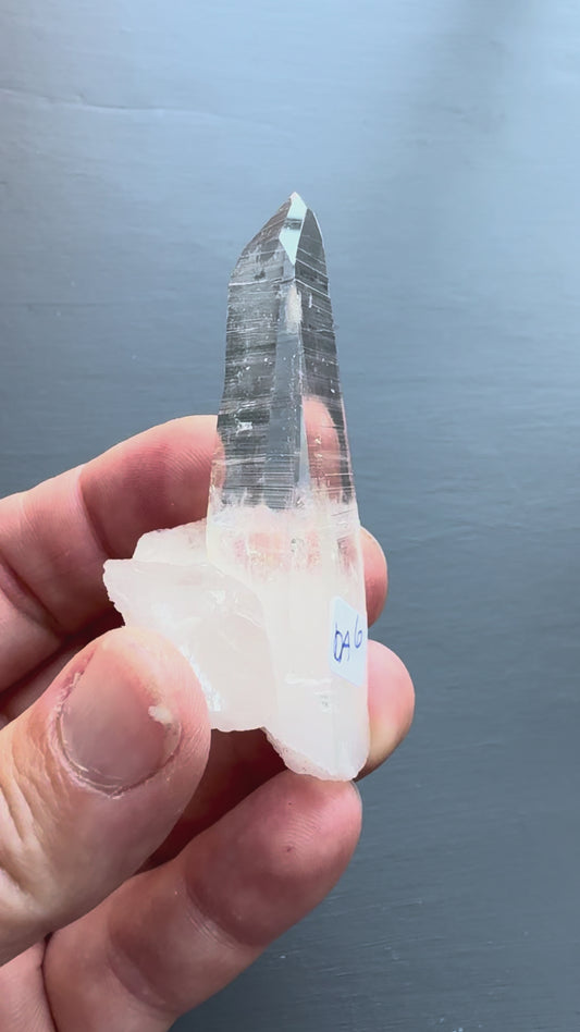 COLOMBIAN QUARTZ POINT (DA6)