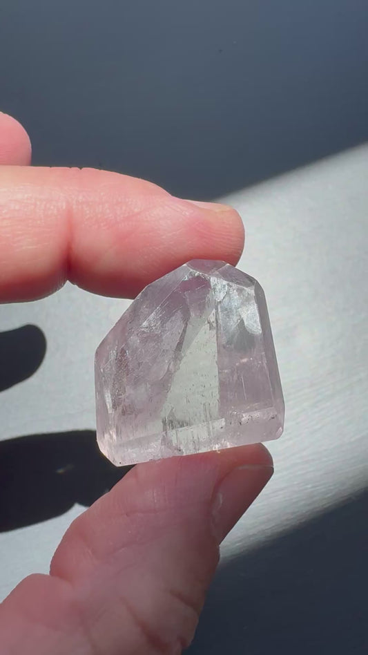 KUNZITE (KU28)