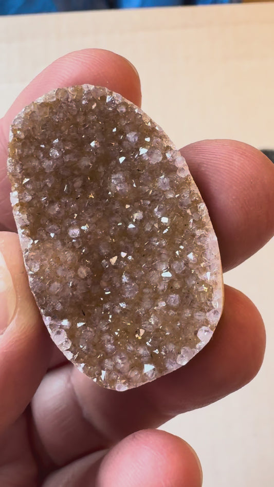 GALAXY AMETHYST CABACHON (BA5)