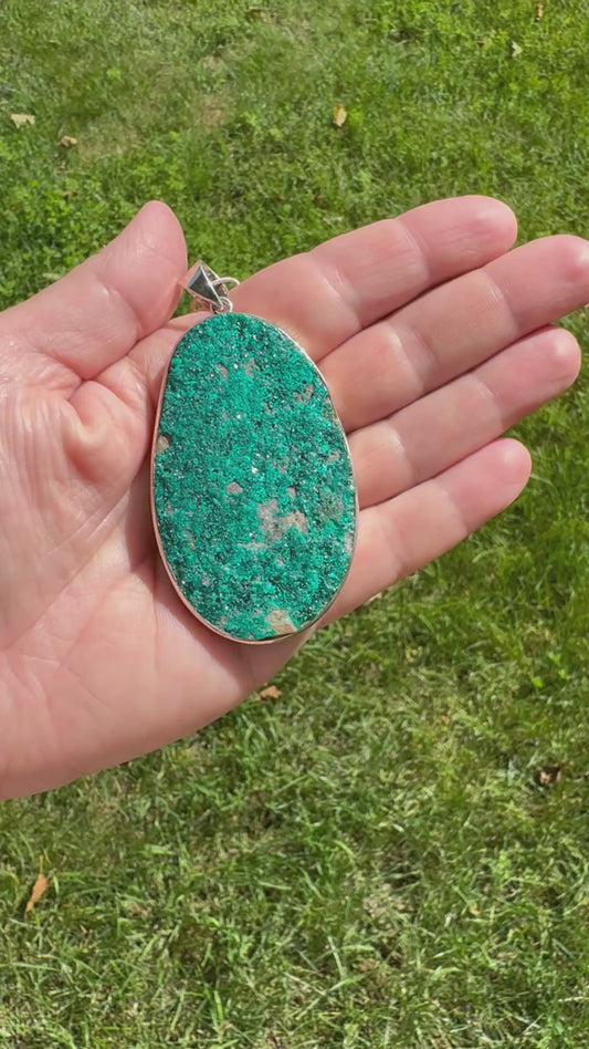 DIOPTASE AND 22” SS SNAKE CHAIN (NA9)
