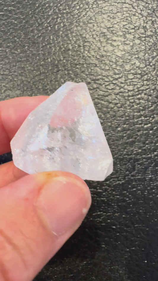 APOPHYLITE TOP - FREE (A)