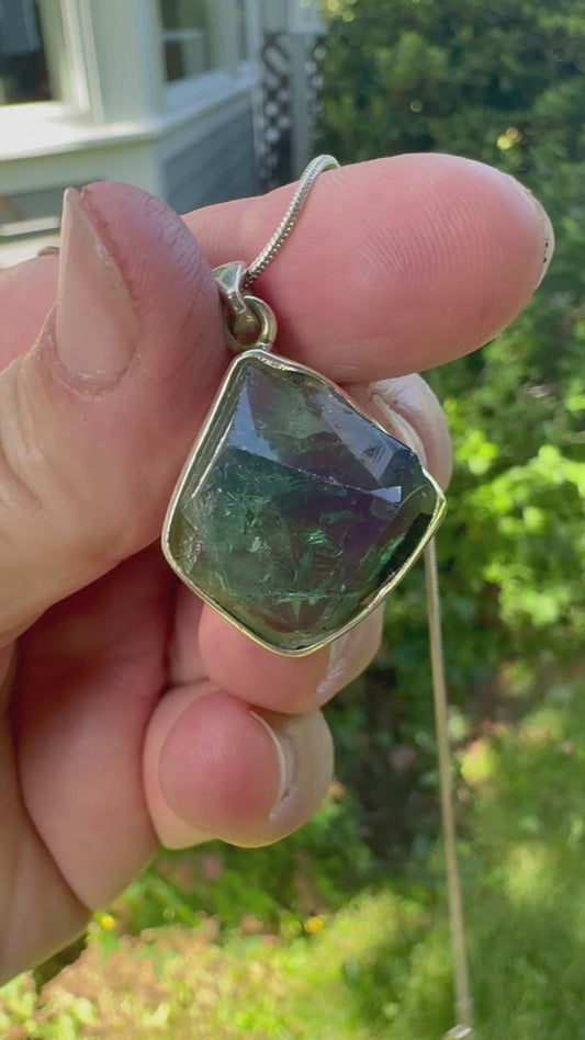 FLUORITE PENDANT W/ 22” SS SNAKE CHAIN