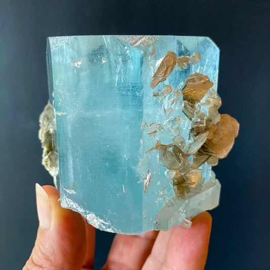 AQUAMARINE & MUSCOVITE