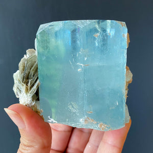 AQUAMARINE & MUSCOVITE