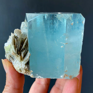 AQUAMARINE & MUSCOVITE