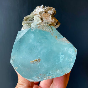 AQUAMARINE & MUSCOVITE